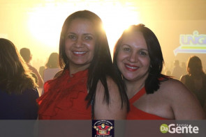 Confiram as fotos do "show Raízes sertanejas"