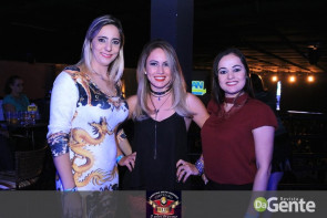 Confiram as fotos do "show Raízes sertanejas"