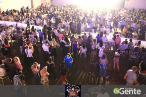 Confiram as fotos do "show Raízes sertanejas"