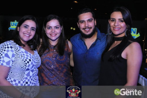 Confiram as fotos do "show Raízes sertanejas"