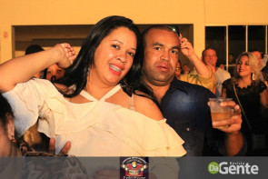 Confiram as fotos do "show Raízes sertanejas"