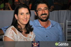 Confiram as fotos do "show Raízes sertanejas"