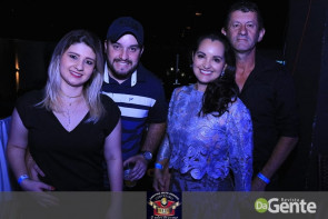 Confiram as fotos do "show Raízes sertanejas"