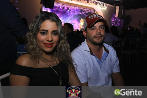 Confiram as fotos do "show Raízes sertanejas"