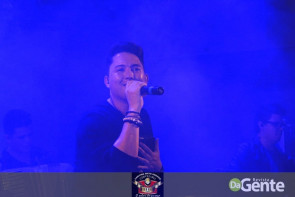 Veja os clicks do show Felipe Araújo