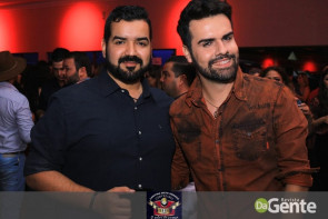 Veja os clicks do show Felipe Araújo