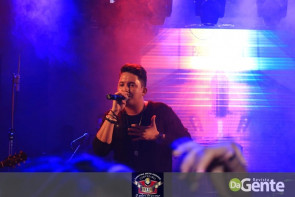 Veja os clicks do show Felipe Araújo