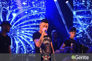 Veja os clicks do show Felipe Araújo