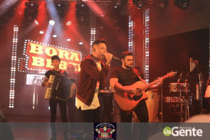 Veja os clicks do show Felipe Araújo