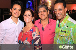 Veja os clicks do show Felipe Araújo