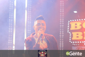 Veja os clicks do show Felipe Araújo