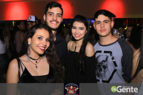 Veja os clicks do show Felipe Araújo