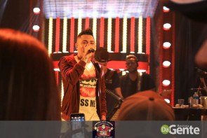 Veja os clicks do show Felipe Araújo