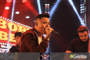 Veja os clicks do show Felipe Araújo