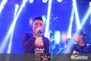 Veja os clicks do show Felipe Araújo