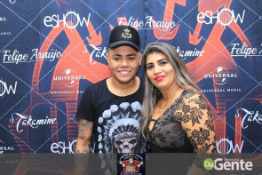 Veja os clicks do show Felipe Araújo