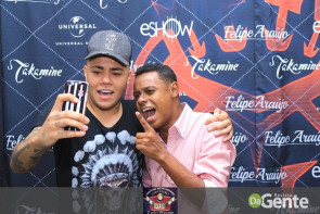 Veja os clicks do show Felipe Araújo