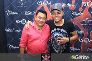 Veja os clicks do show Felipe Araújo