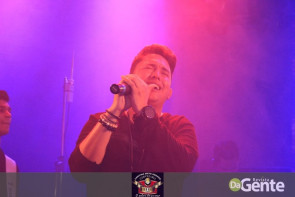 Veja os clicks do show Felipe Araújo