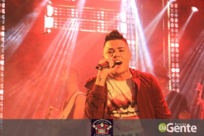 Veja os clicks do show Felipe Araújo