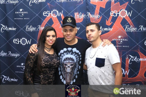 Veja os clicks do show Felipe Araújo