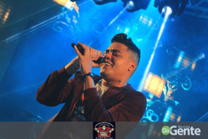 Veja os clicks do show Felipe Araújo