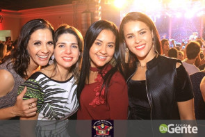 Veja os clicks do show Felipe Araújo