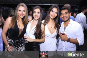 Veja os clicks do show Felipe Araújo