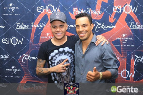 Veja os clicks do show Felipe Araújo