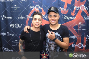 Veja os clicks do show Felipe Araújo