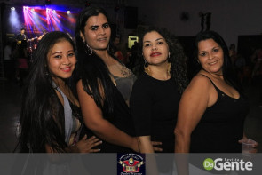 Confiram as fotos do 3º "Baile da Mini Saia"