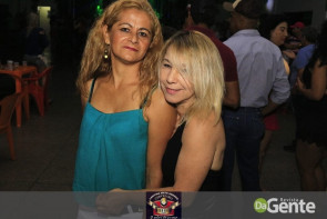 Confiram as fotos do 3º "Baile da Mini Saia"