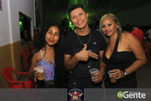 Confiram as fotos do 3º "Baile da Mini Saia"