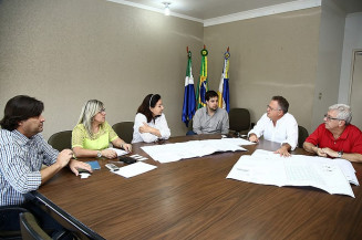 Prefeita recebeu representante de empresa que vai construir mais 650 casas populares em Dourados