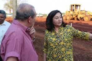 Com recurso próprio prefeitura leva asfalto e reduz distância entre bairros