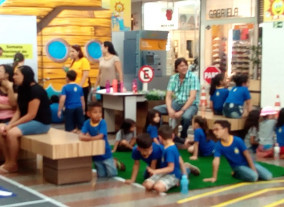 Mini Cidade no shopping é educação  para crianças do primeiro ano