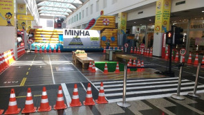 Mini Cidade no shopping é educação  para crianças do primeiro ano