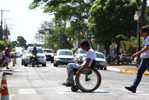 Ação aborda respeito às vagas de deficientes físicos em estacionamentos