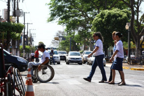 Ação aborda respeito às vagas de deficientes físicos em estacionamentos