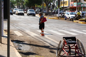 Ação aborda respeito às vagas de deficientes físicos em estacionamentos