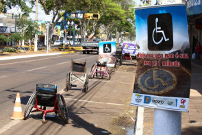 Ação aborda respeito às vagas de deficientes físicos em estacionamentos