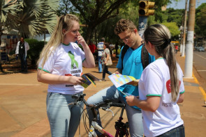 Equipe do CIHDOTT aborda doação de órgãos com a população