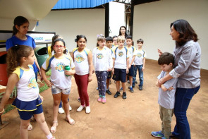 Prefeita acompanha alunos em passeio pelo CAM