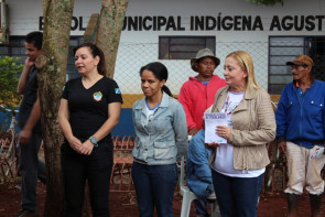 Ônibus Lilás presta atendimento  às mulheres na Aldeia Bororó