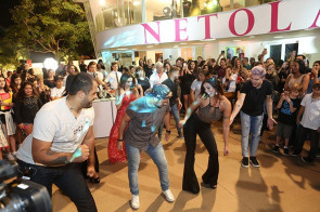 Felipe Neto lança aplicativo e recebe vários famosos na comemoração