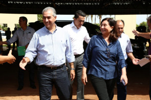 Reinaldo e Délia viabilizam reinício  das obras de 200 casas populares