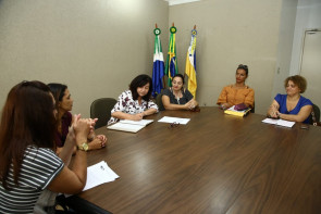 Conselho de Educação é empossado pela prefeita Délia