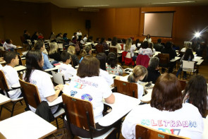 Escolas Padre Anchieta e Izabel  Muzzi vencem o Soletrando 2017