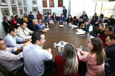 Administração municipal recebeu representantes de sindicatos de servidores da educação, da saúde, da guarda municipal e da PGM