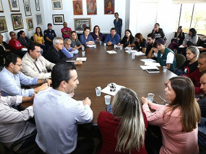 Administração municipal recebeu representantes de sindicatos de servidores da educação, da saúde, da guarda municipal e da PGM